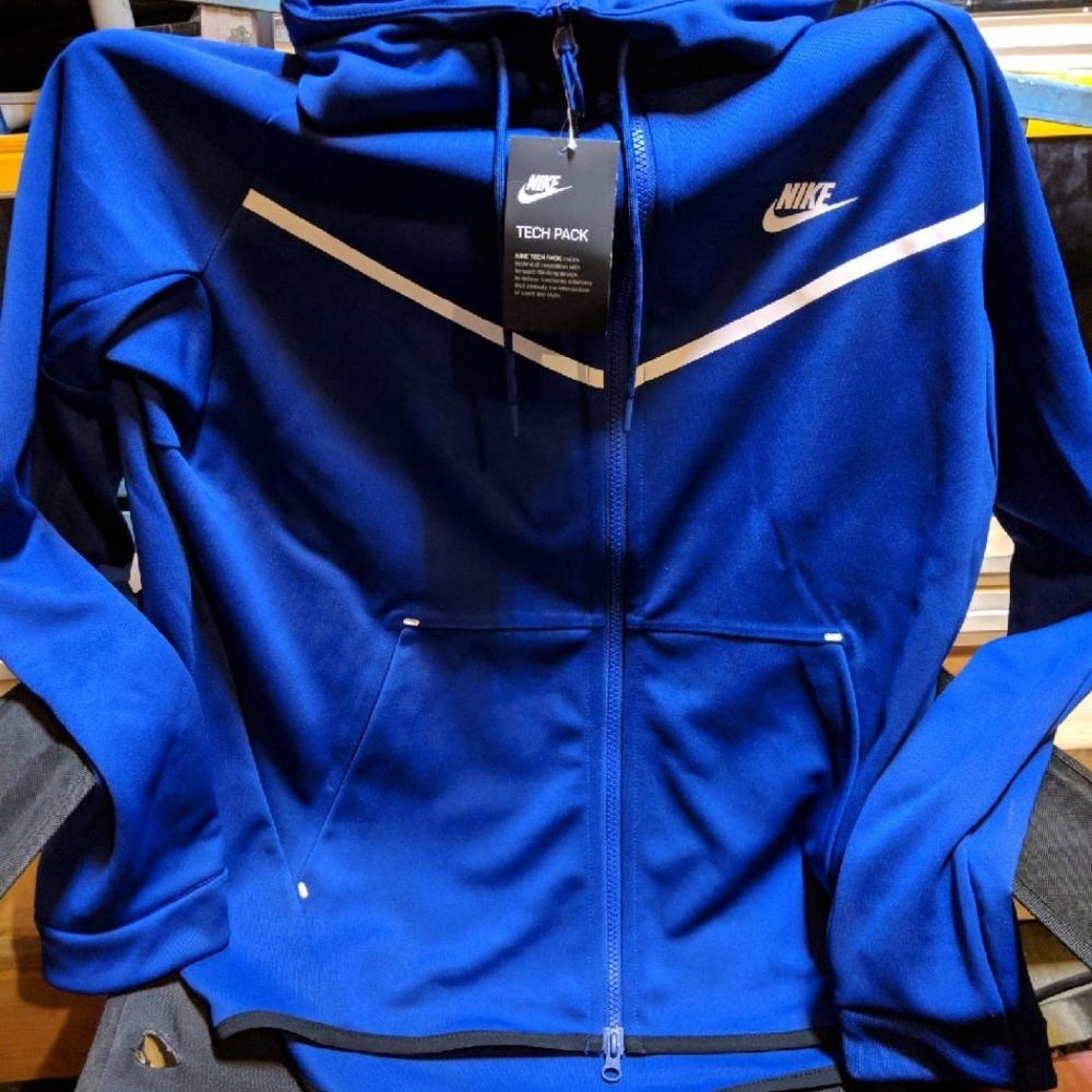 Nike sweatshirt